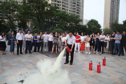 邮储银行泰州分行举办夏季消防安全知识培训及