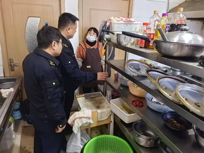 多措并举 无锡市经开区市场监管局华庄分局全力守护百姓“舌尖上的安全”
